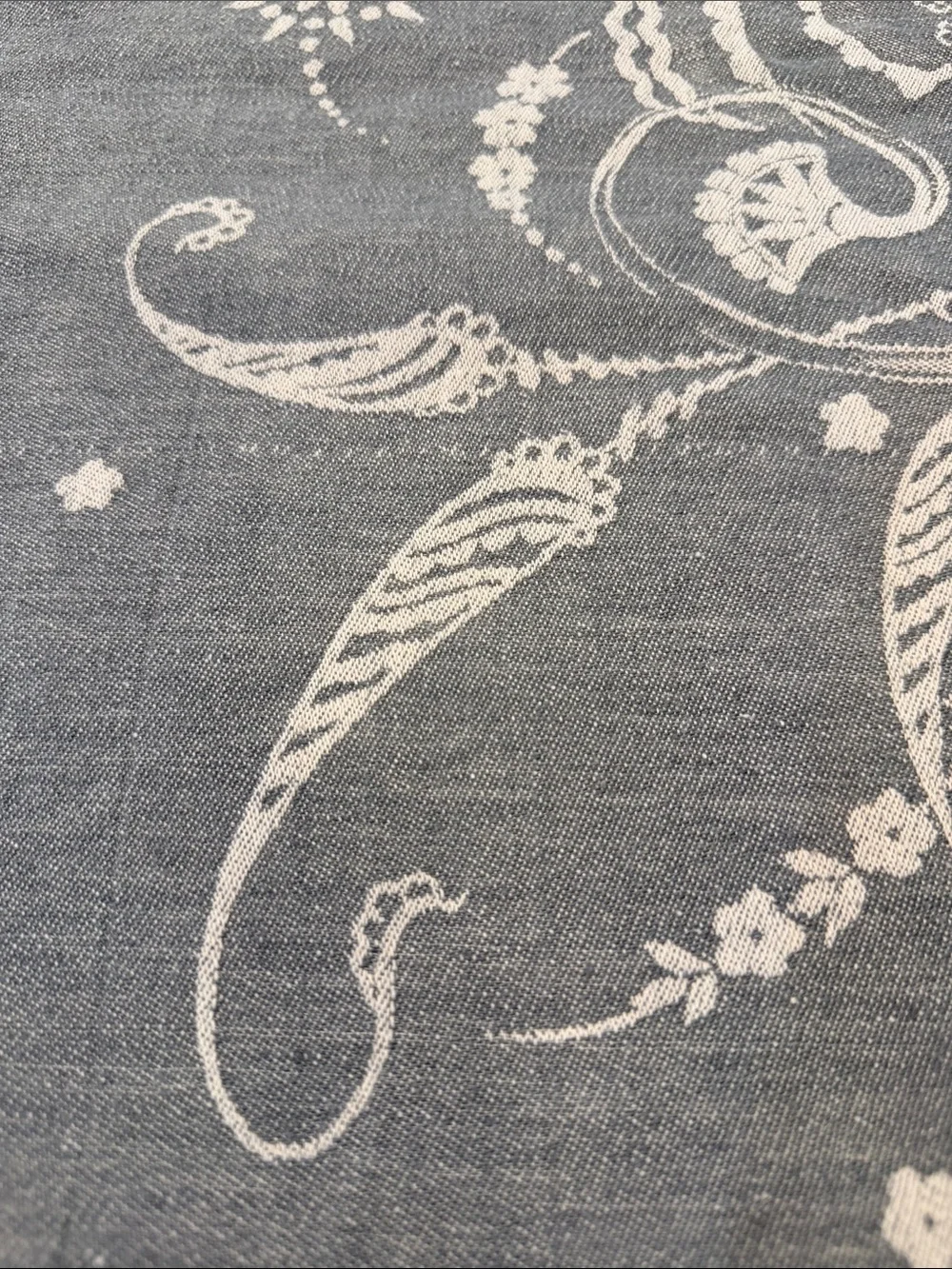 Williams Sonoma Paisley Floral Jacquard Linen/Cotton Gray Tablecloth 70” X 126”